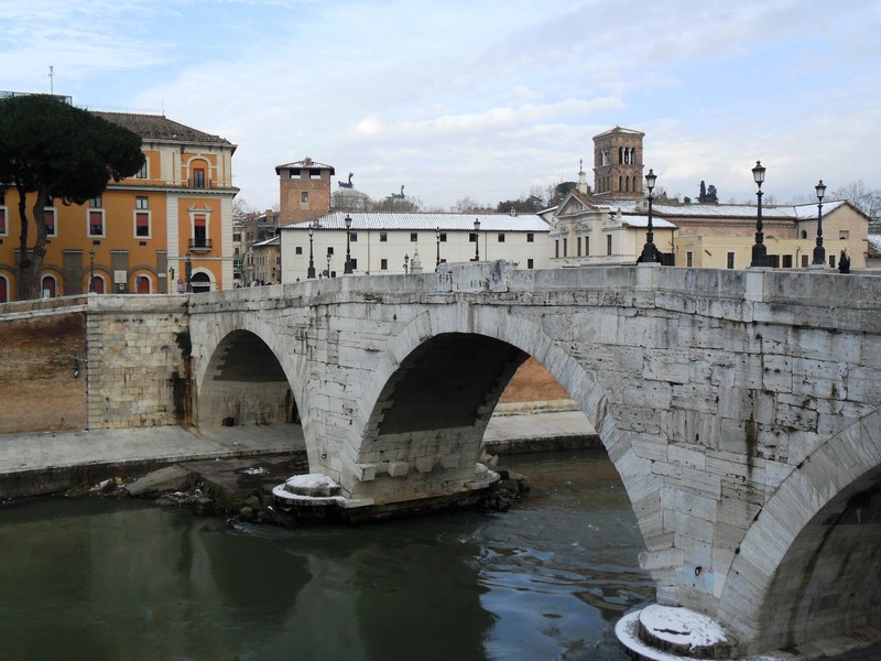 ''Da profano a sacro.'' - Roma