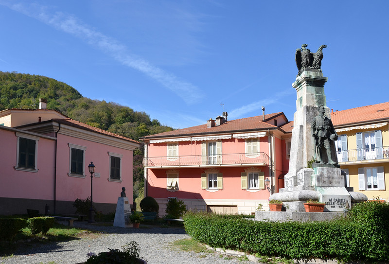 ''Piazza Biasotti'' - Varese Ligure