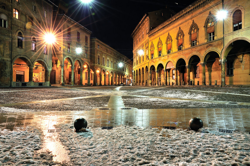 ''Piazza Santo Stefano – Corte Isolani'' - Bologna