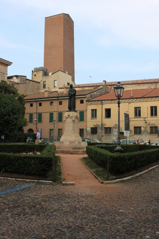 ''PIAZZA DANTE ALIGHIERI'' - Mantova