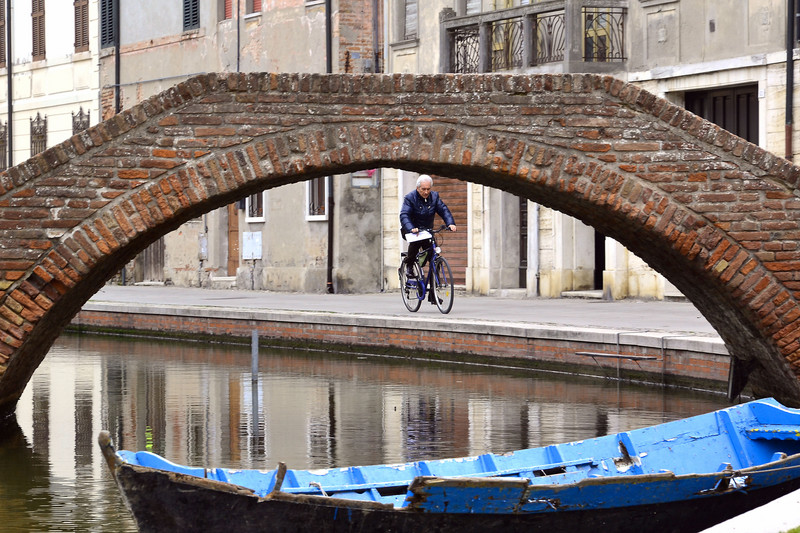 ''Pedalando…sotto al ponte'' - Comacchio