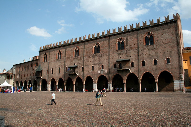 ''In piazza Sordello'' - Mantova