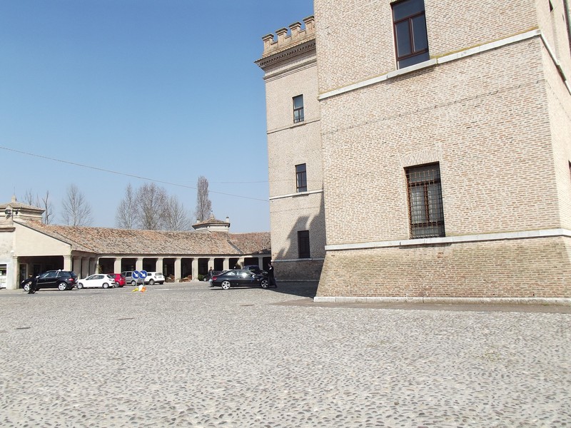 ''Piazzale Umberto Primo con veduta in parte del castello'' - Mesola