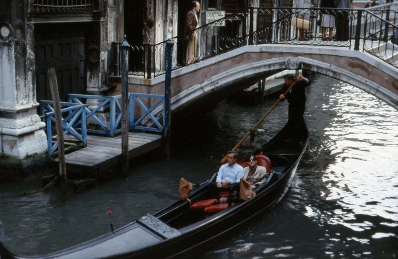 ''“GUARDANDO DAL PONTE”'' - Venezia