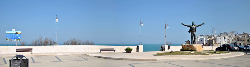 ''Nel blu..dipinto di blu!'' - Polignano a Mare