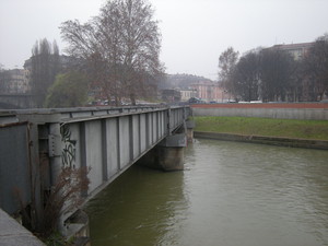 Torino, vecchio ponte ferroviario sulla Doria Riparia