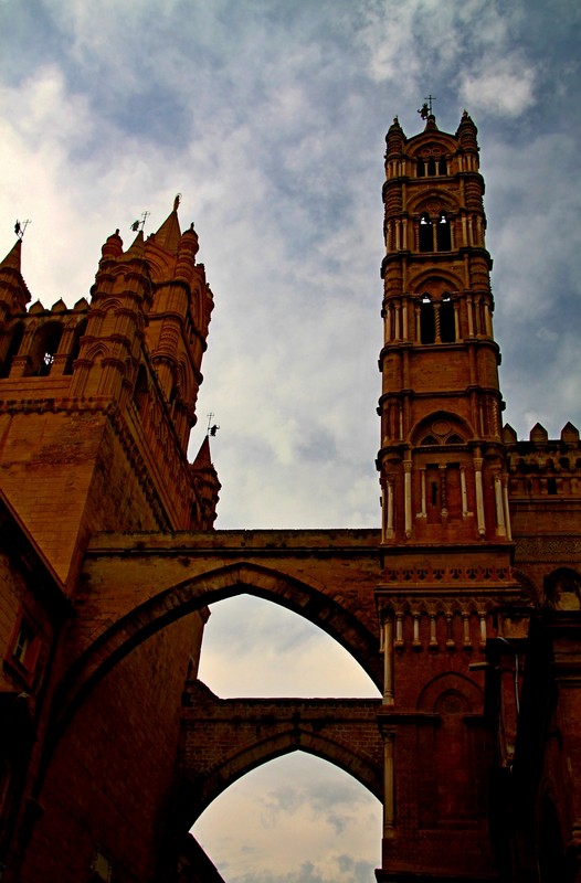 ''Tra le torri'' - Palermo