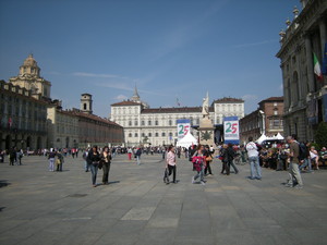 Torino, Piazza Castello … in attesa della festa del 25 aprile