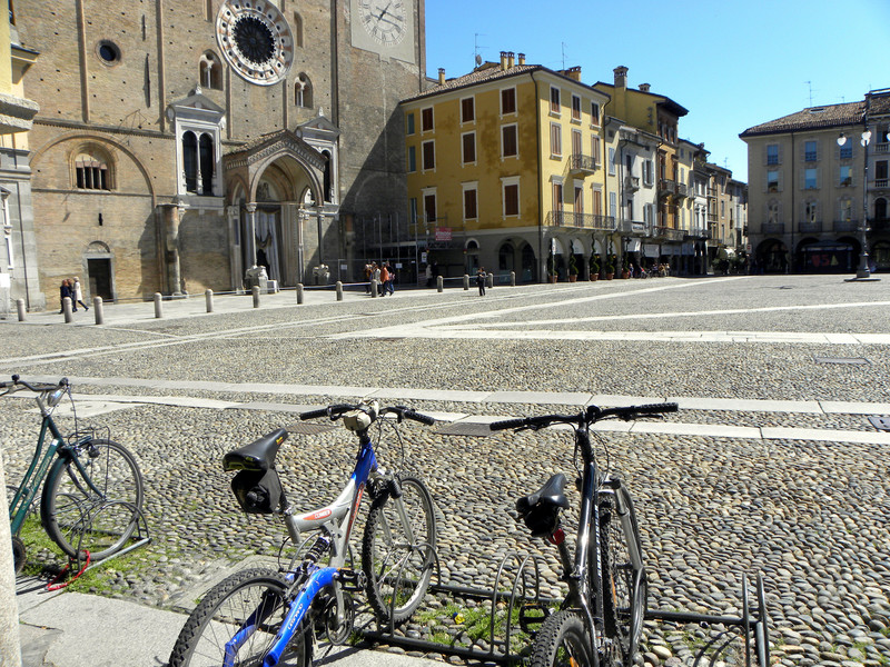 ''Piazza della Vittoria'' - Lodi