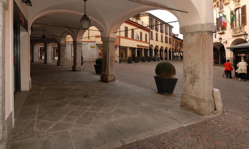 ''Piazza Marconi vista attraverso i portici'' - Abbiategrasso