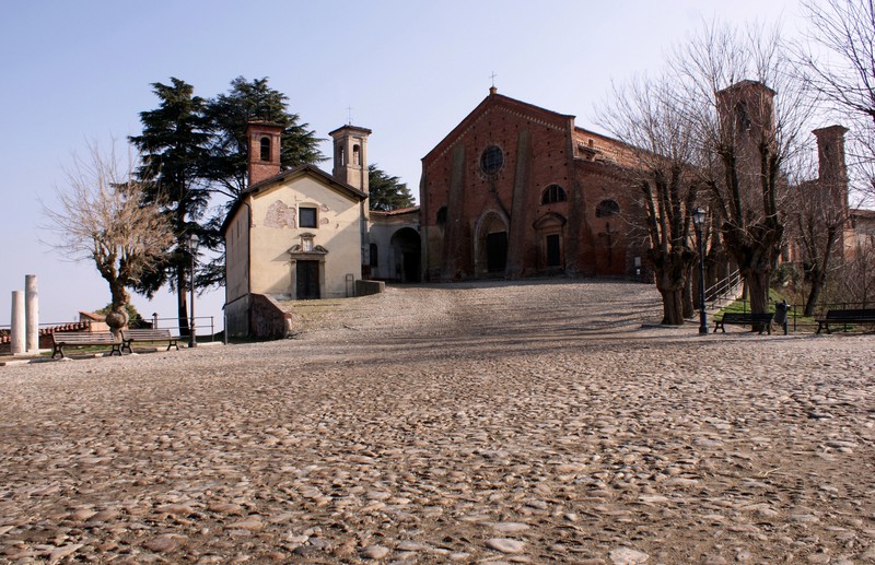 ''La piazza in salita'' - Cassine