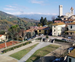 Sulla vetta della torre antica