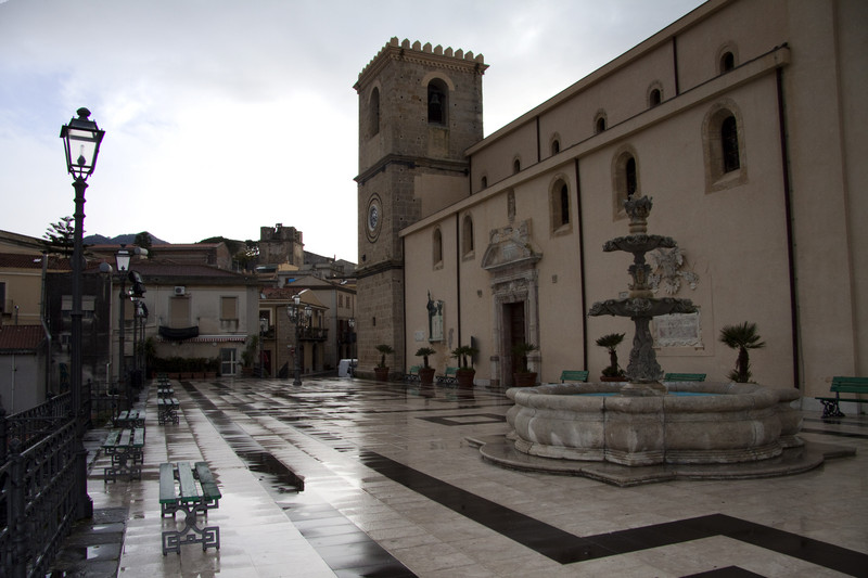''Piazza Vittorio Emanuele III'' - Castroreale