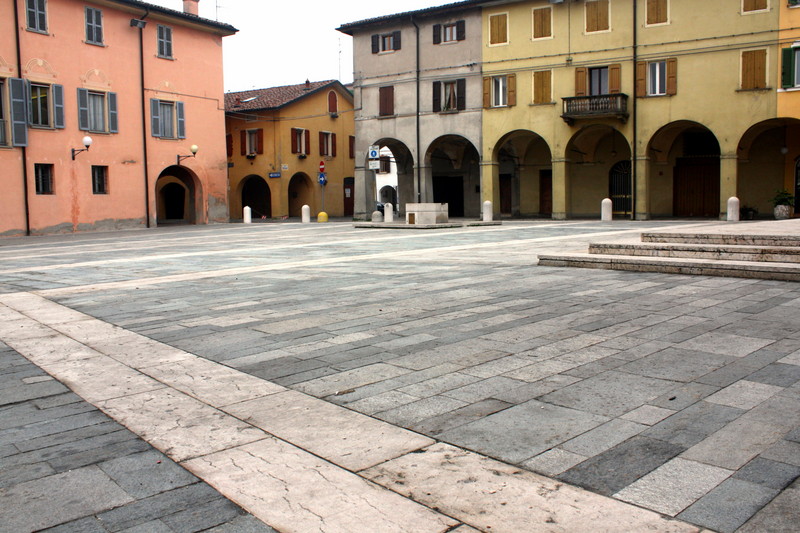 ''I portici sulla Piazza'' - San Martino in Rio