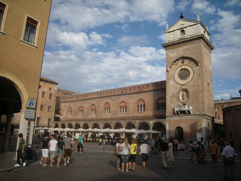 ''Piazza delle Erbe'' - Mantova