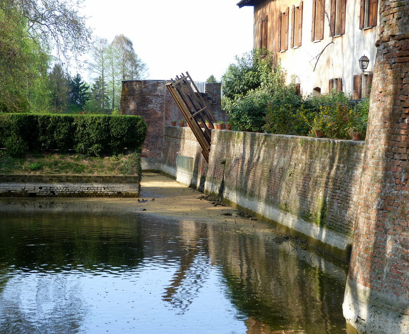 ''Ponte levatoio alzato'' - Peschiera Borromeo