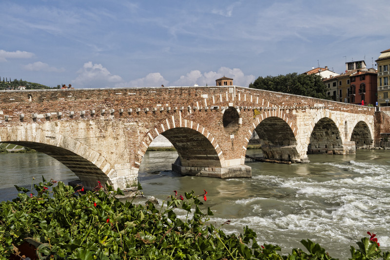 ''Pietra su pietra'' - Verona