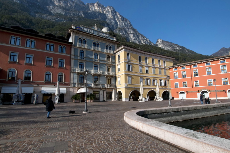 ''Piazza al sole'' - Riva del Garda