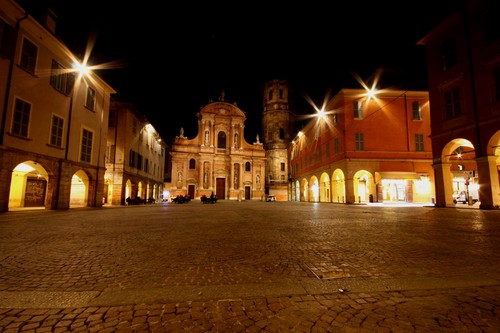 Reggio Emilia – Piazza San Prospero o piazza dei leoni