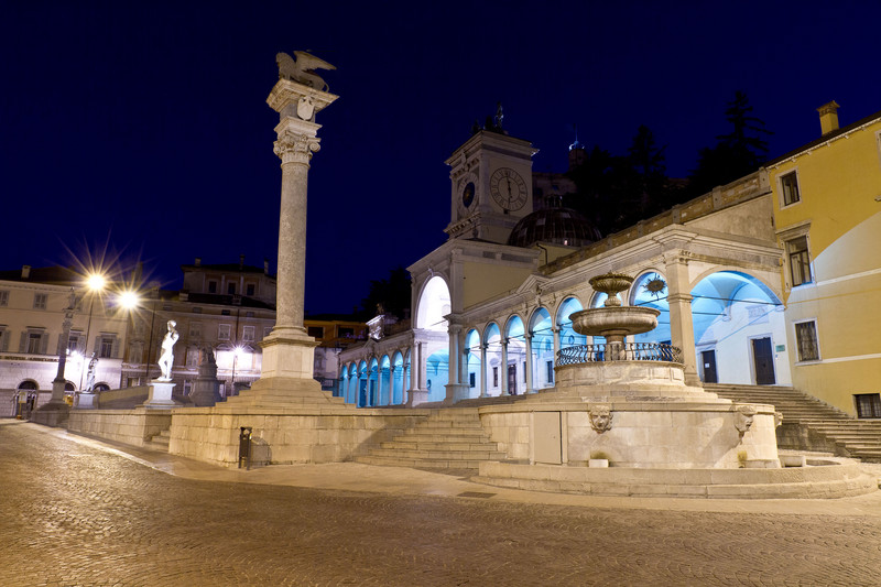 ''Aspettando l’alba'' - Udine
