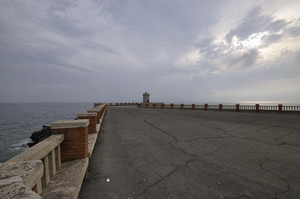 La terrazza che guarda l’isola