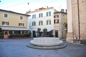 Umbilicus Italiae (Piazza S. Rufo)