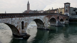 Ponte pietra