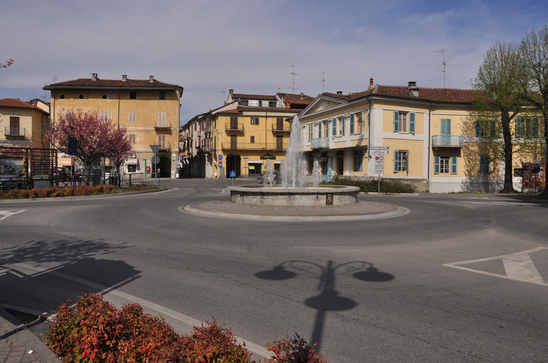 ''Piazza G.Garibaldi.'' - Crescentino