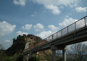 Il ponte per Civita