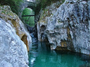 acqua azzurra acqua chiara