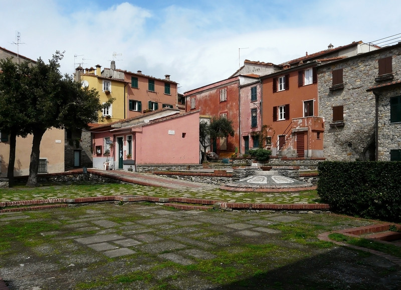 ''piazza XIII Dicembre'' - Ameglia