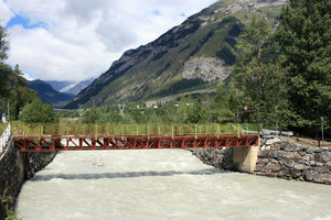 Un ponte rimasto a mezzo servizio