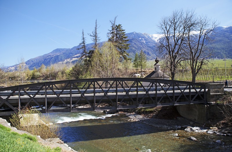 ''Mele e ponti della Val Venosta'' - Laces