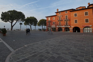 Piazza a Torri