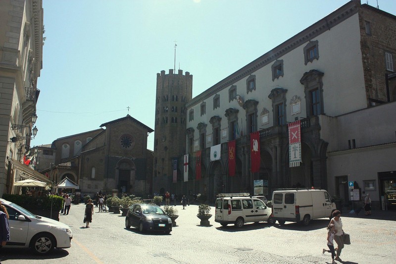 ''Piazza della Repubblica e Chiesa di Sant’Andrea'' - Orvieto