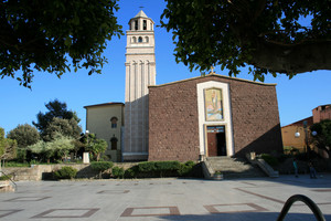 Piazza IV Novembre con Chiesa di San Giovanni