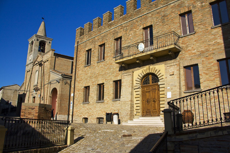 ''Palazzo, Chiesa e Pozzo in Piazza IV Novembre'' - Sant'Angelo in Lizzola