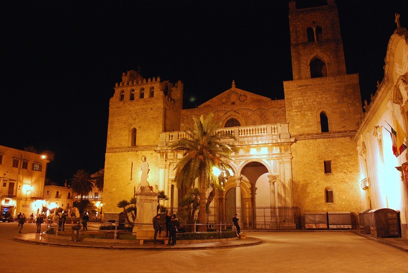 ''Piazza Vittorio Emanuele'' - Monreale