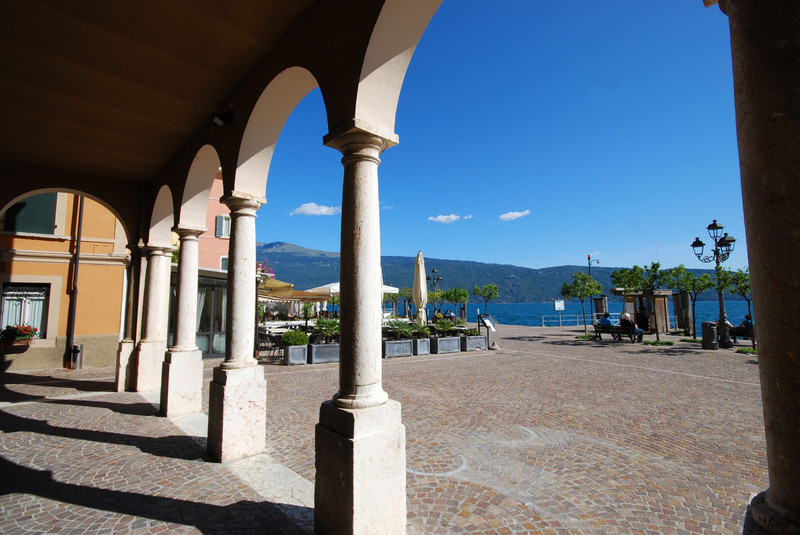 ''Una piazza sul lago'' - Salò