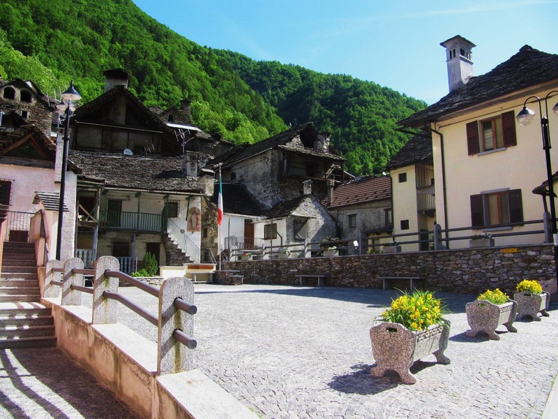 ''illuminata dallo specchio'' - Viganella