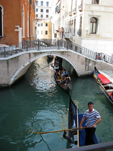 Ponte che vai, gondola che trovi