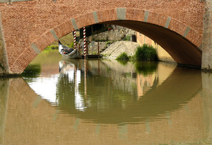 Un “occhio” sotto il Ponte della Pescheria