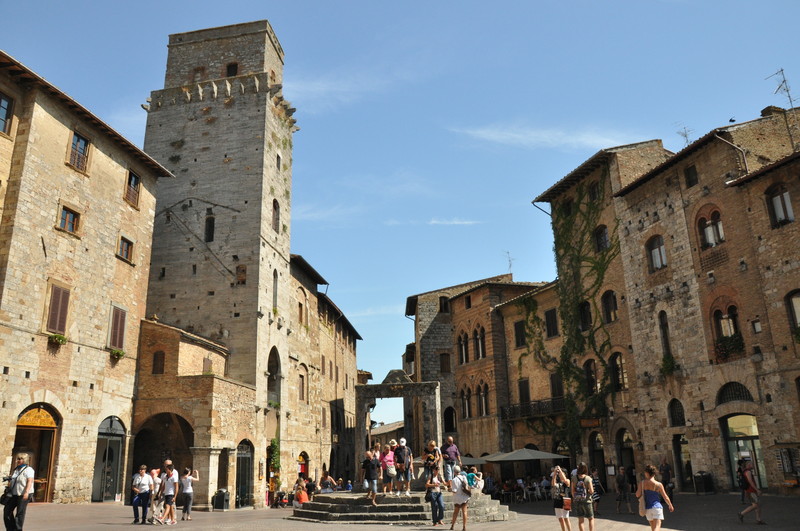 ''Piazza della cisterna'' - San Gimignano