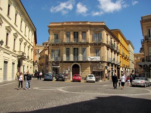 Piazza Valignani