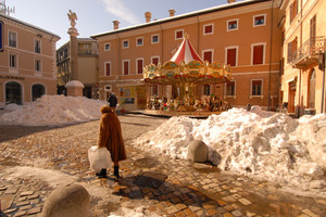 Piazza XX Settembre,col sole fra la neve
