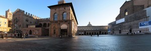 Panoramica su Piazza Maggiore