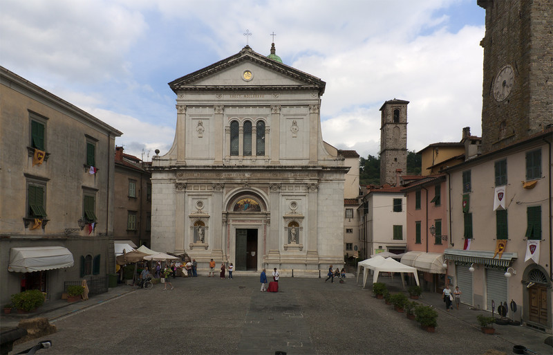 ''Piazza Duomo'' - Pontremoli