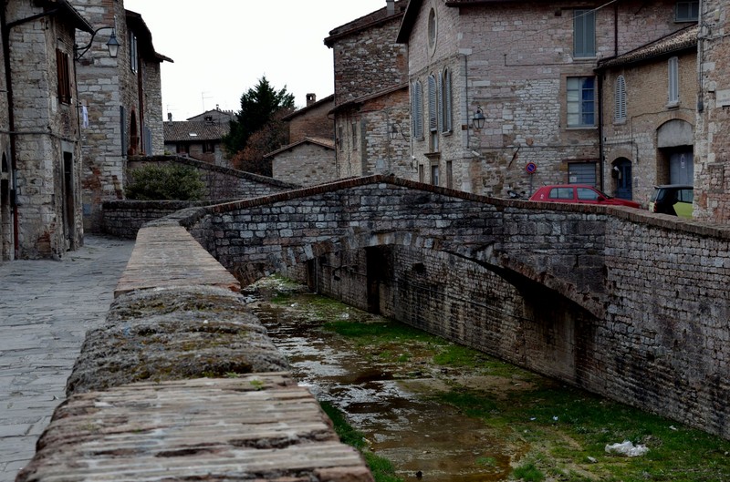 ''forse una volta ci passava l’acqua'' - Gubbio