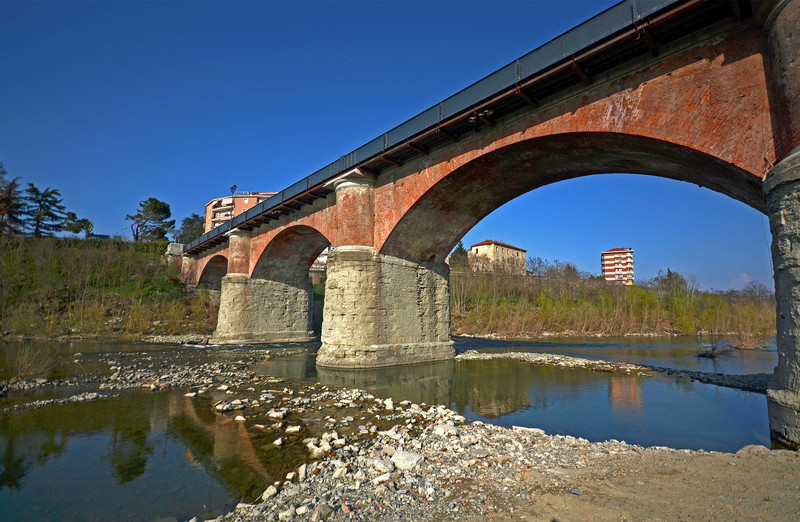 ''Il nero_il rosso_il grigio'' - Acqui Terme
