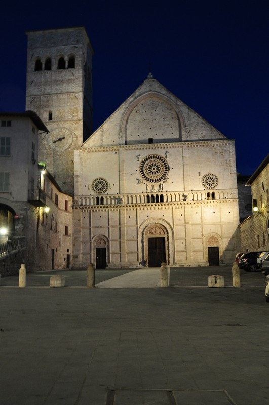 ''piazza san rufino night'' - Assisi